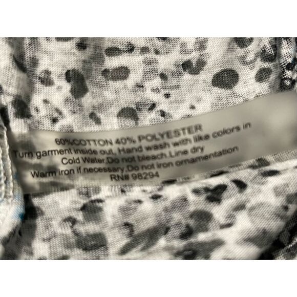 ONQUE CASUALS EMBELLISHED SHORT SLEEVE TEE/TOP SNAKE‎ PRINT M - Picture 5 of 5